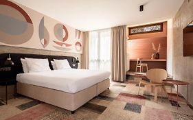 Forest Hotel  4*